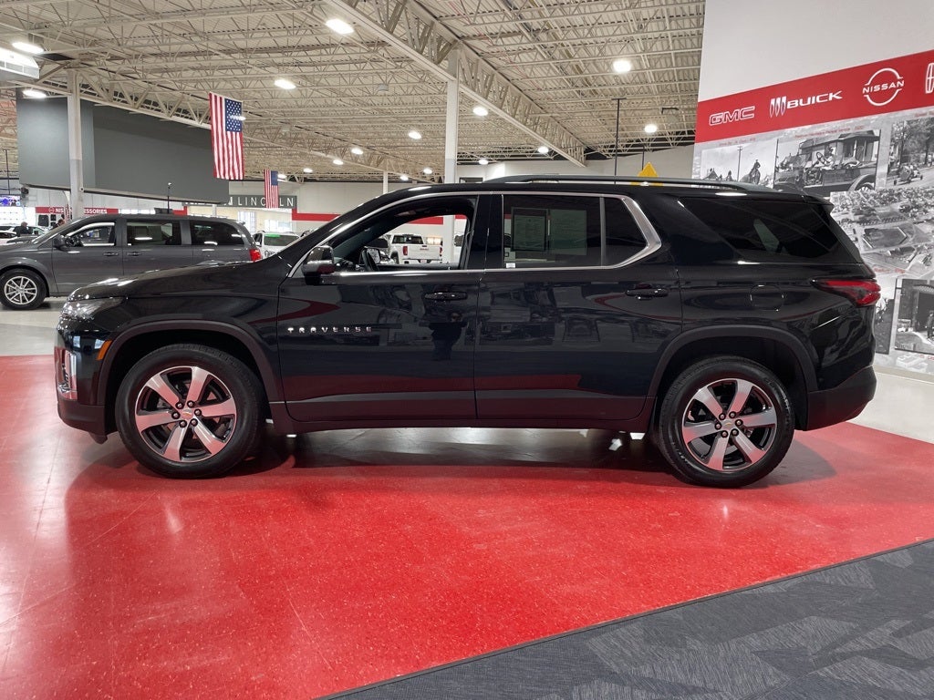 2023 Chevrolet Traverse LT Leather