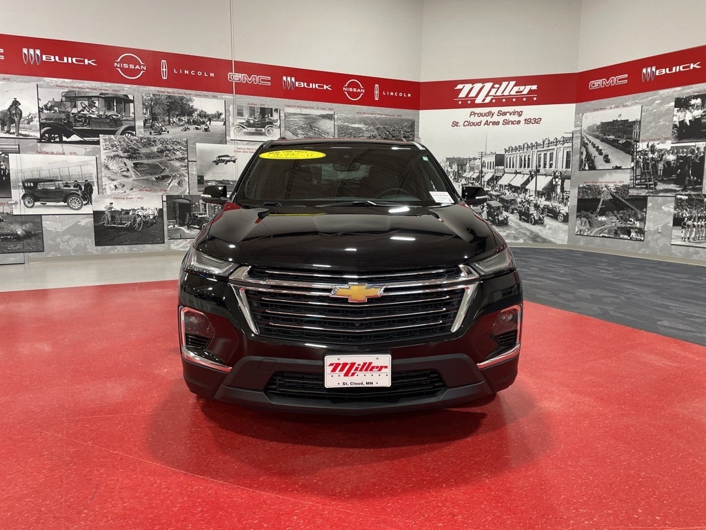 2023 Chevrolet Traverse LT Leather