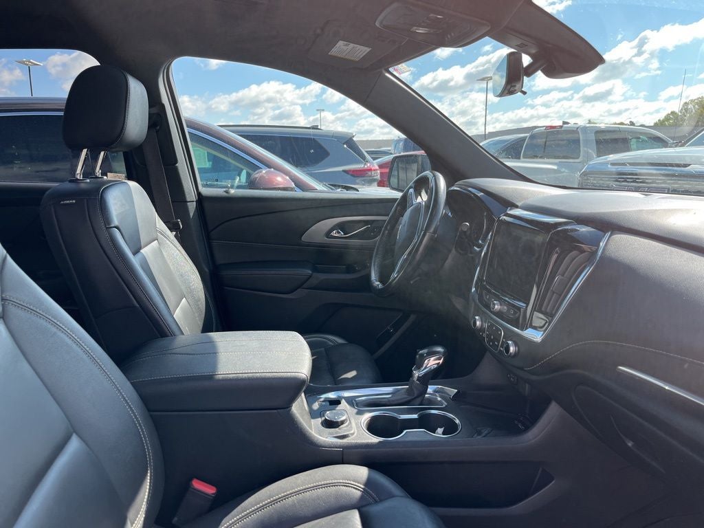 2022 Chevrolet Traverse LT Leather