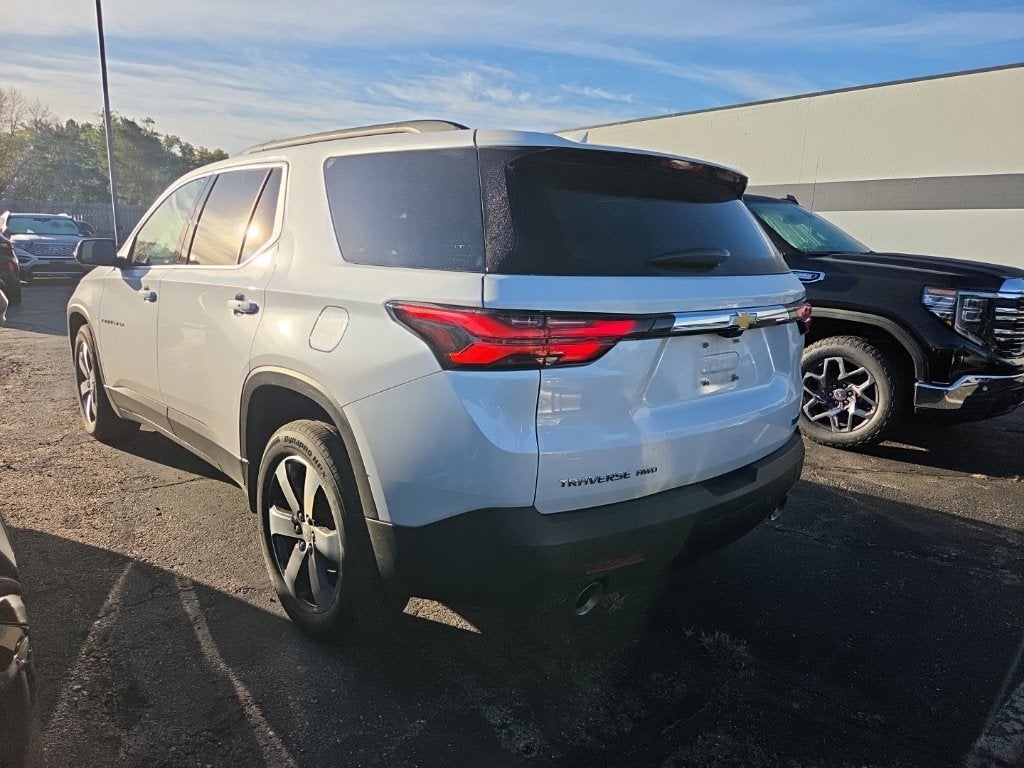 2023 Chevrolet Traverse LT Leather