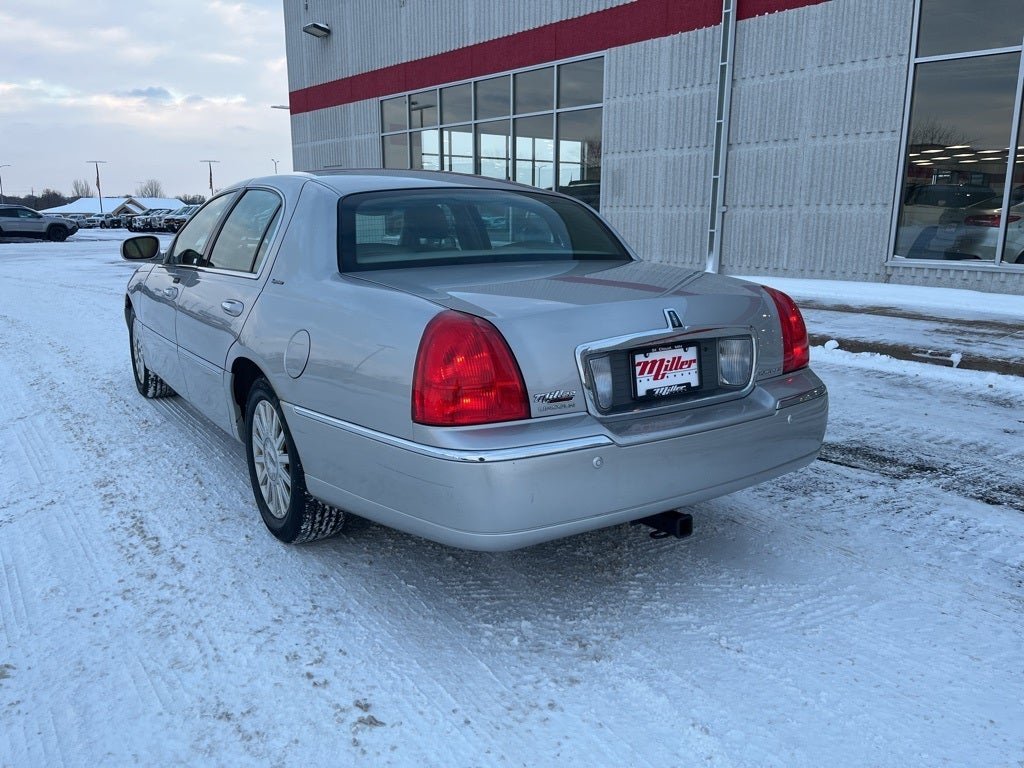 2004 Lincoln Town Car Signature