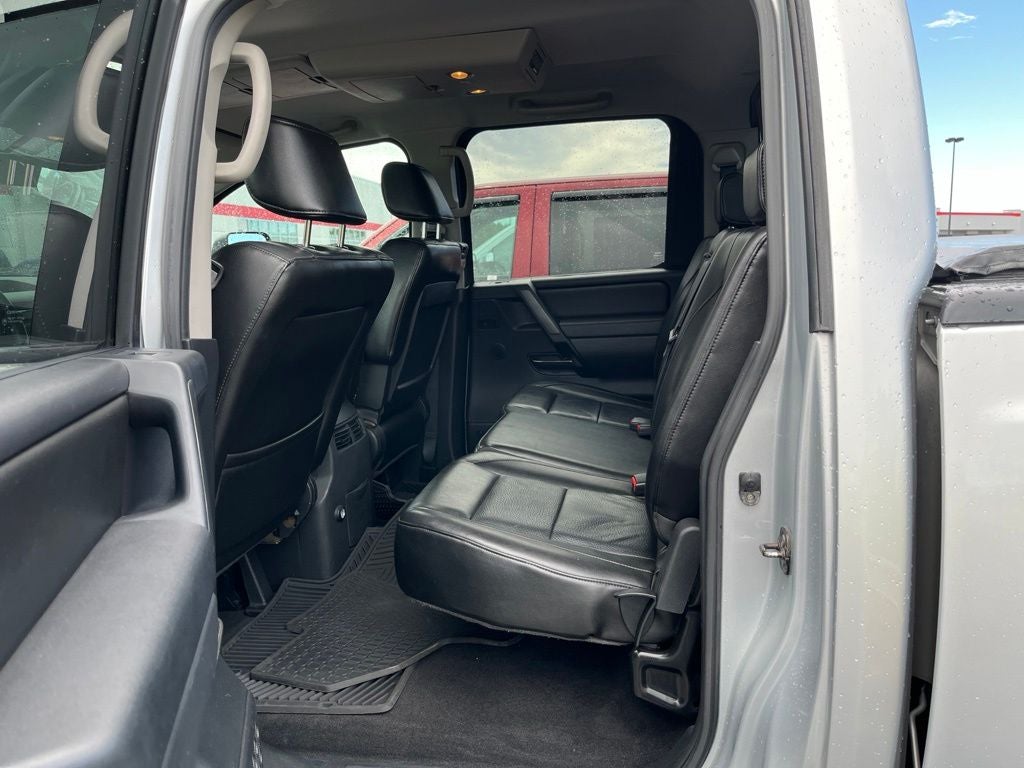 2009 Nissan Titan LE