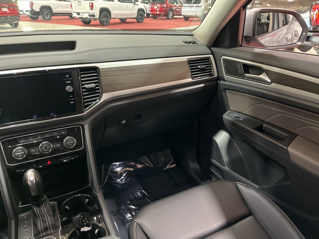 2022 Volkswagen Atlas 3.6L V6 SE w/Technology