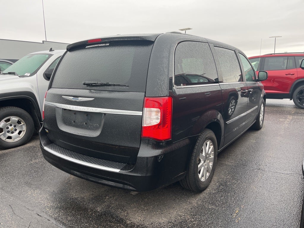 2016 Chrysler Town & Country Touring