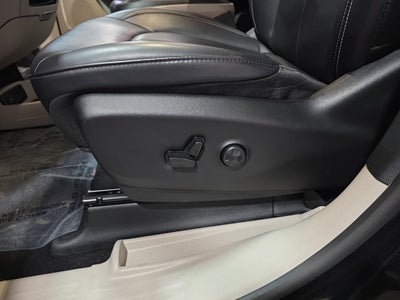 2023 Chrysler Pacifica Touring L Carbravo GM CPO