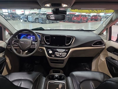 2023 Chrysler Pacifica Touring L Carbravo GM CPO