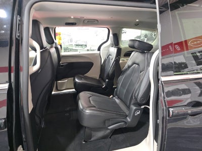 2023 Chrysler Pacifica Touring L Carbravo GM CPO
