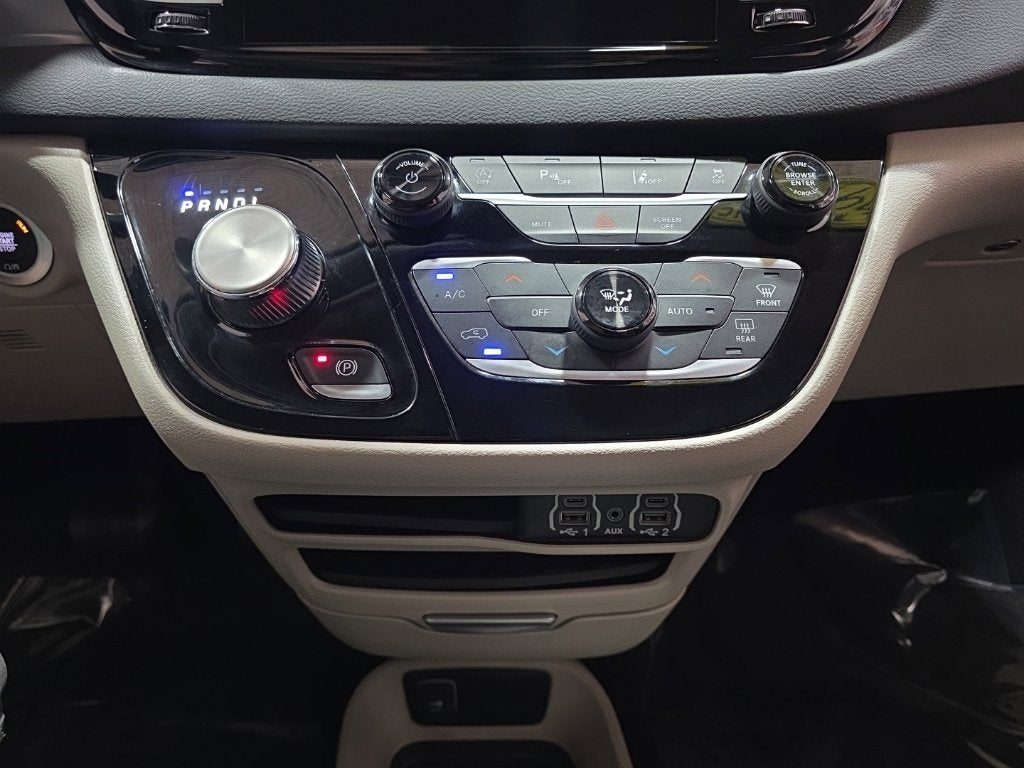 2023 Chrysler Pacifica Touring L Carbravo GM CPO