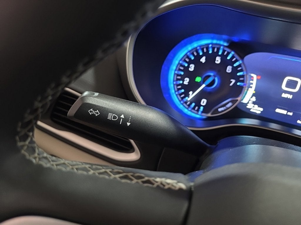 2023 Chrysler Pacifica Touring L Carbravo GM CPO