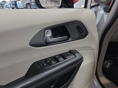 2024 Chrysler Pacifica Touring L Carbravo GM CPO