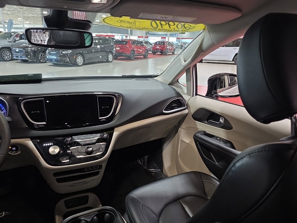 2024 Chrysler Pacifica Touring L Carbravo GM CPO