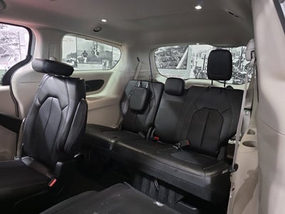 2024 Chrysler Pacifica Touring L Carbravo GM CPO