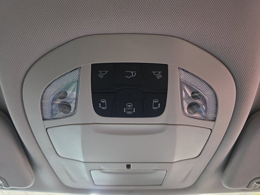 2024 Chrysler Pacifica Touring L Carbravo GM CPO