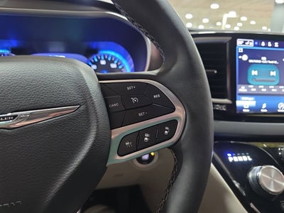 2024 Chrysler Pacifica Touring L Carbravo GM CPO