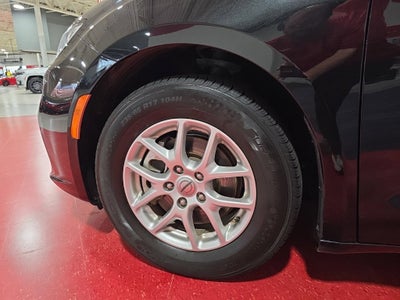 2023 Chrysler Pacifica Touring L Carbravo GM CPO