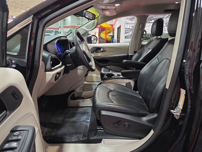 2023 Chrysler Pacifica Touring L Carbravo GM CPO