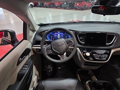 2023 Chrysler Pacifica Touring L Carbravo GM CPO