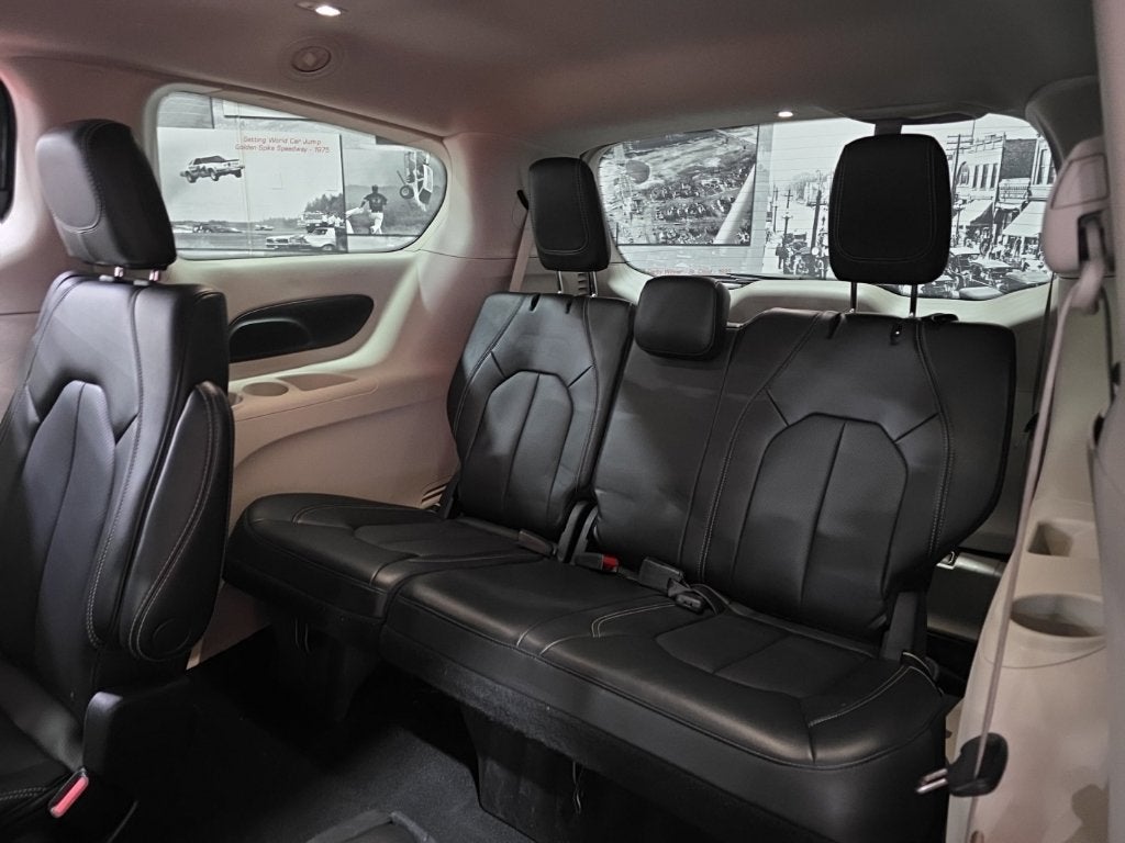 2023 Chrysler Pacifica Touring L Carbravo GM CPO