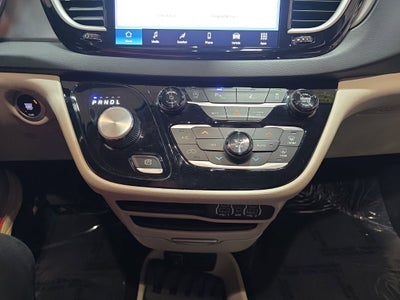 2023 Chrysler Pacifica Touring L Carbravo GM CPO