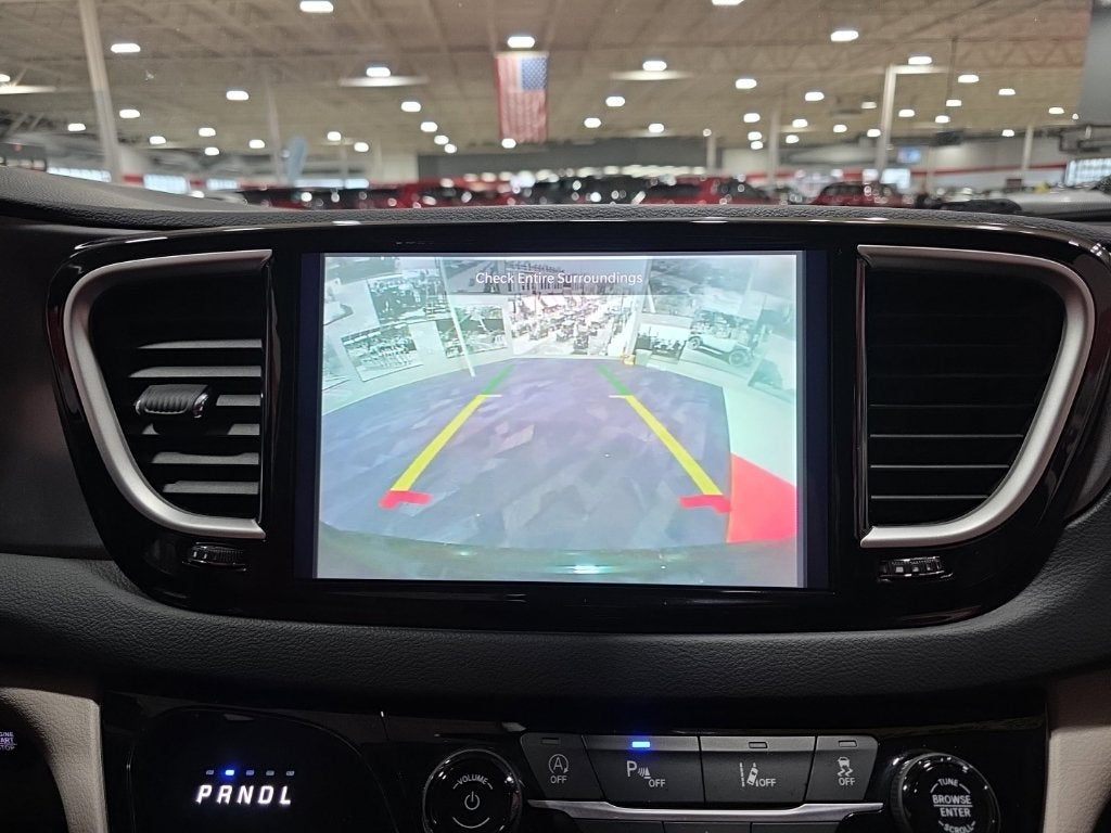 2023 Chrysler Pacifica Touring L Carbravo GM CPO