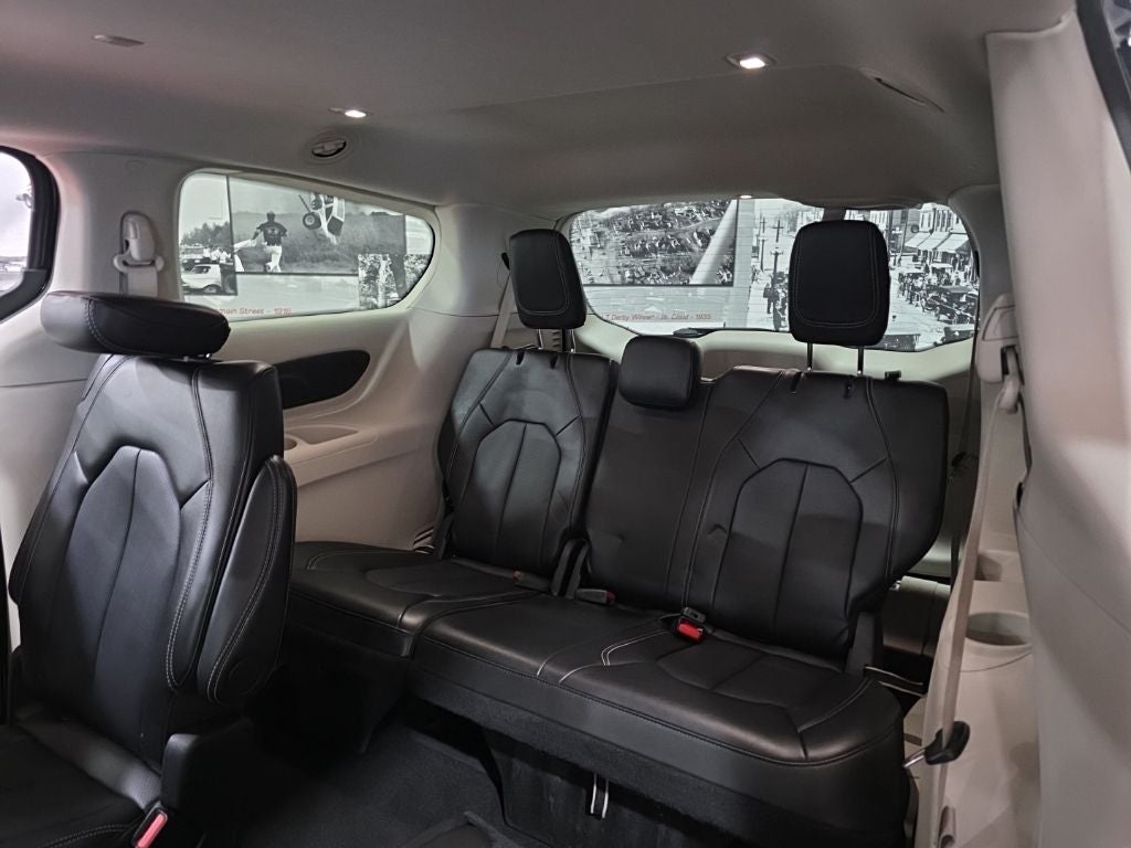 2024 Chrysler Pacifica Touring L CarBravo Certified