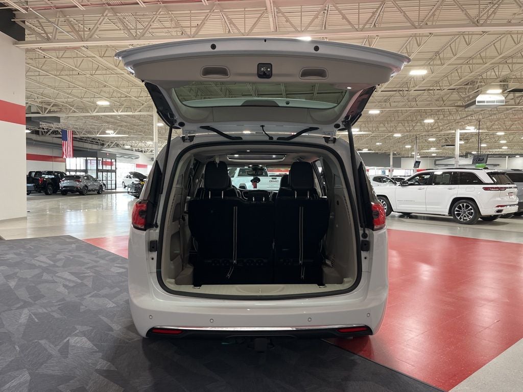 2024 Chrysler Pacifica Limited Carbravo CPO