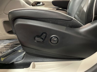 2024 Chrysler Pacifica Limited Carbravo CPO