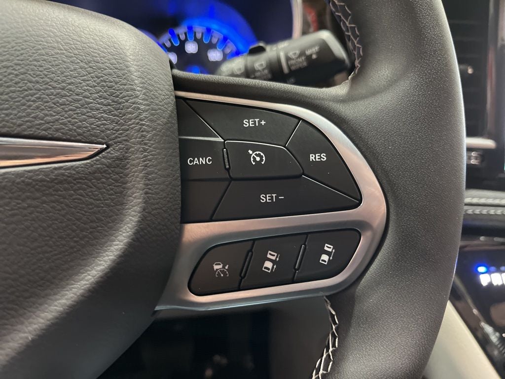 2024 Chrysler Pacifica Limited Carbravo CPO