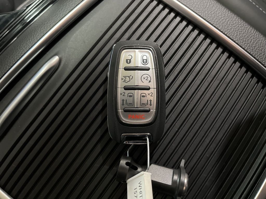 2024 Chrysler Pacifica Limited Carbravo CPO