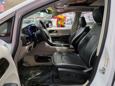2024 Chrysler Pacifica Limited Carbravo CPO