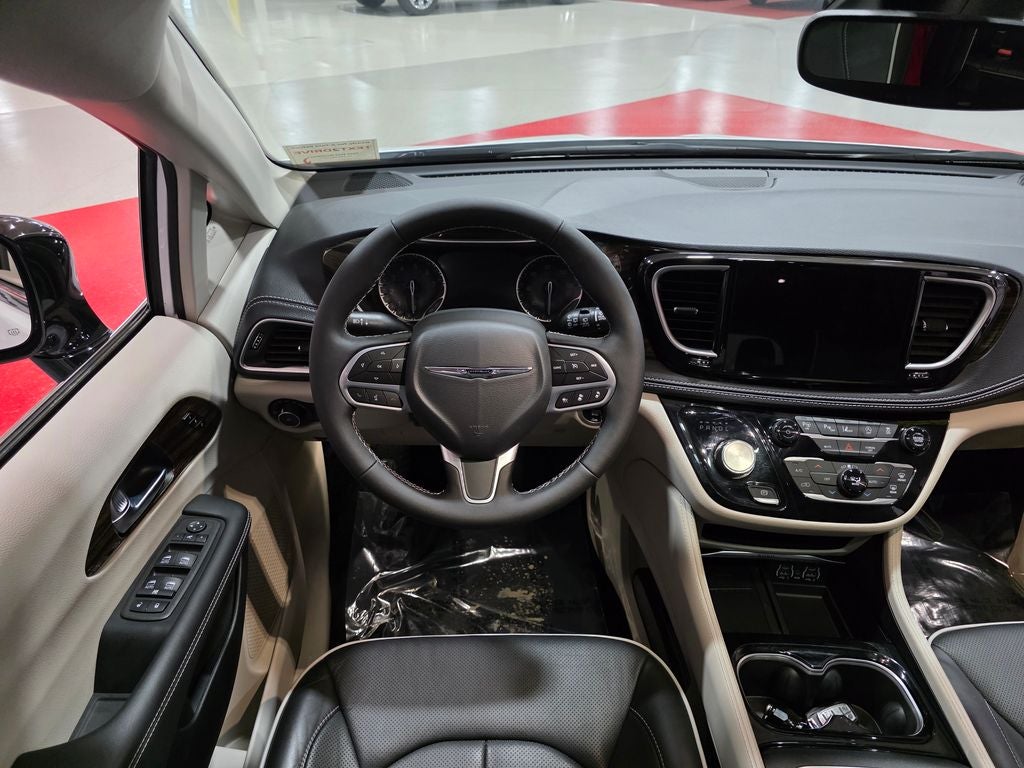2024 Chrysler Pacifica Limited Carbravo CPO