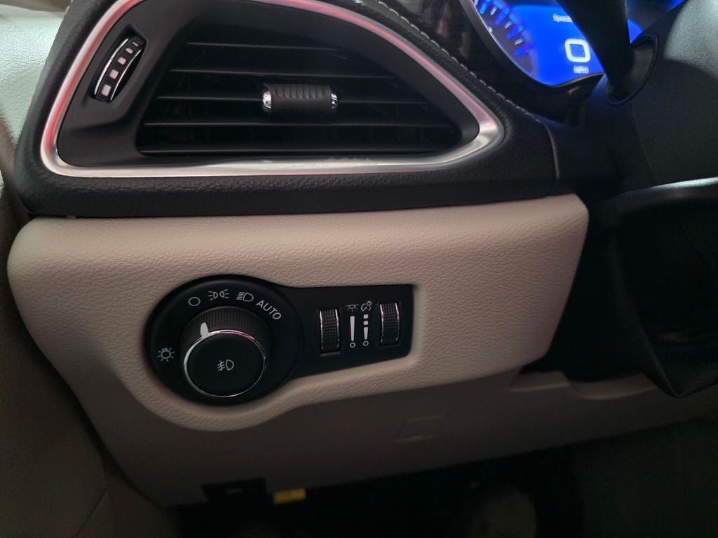 2024 Chrysler Pacifica Limited Carbravo CPO