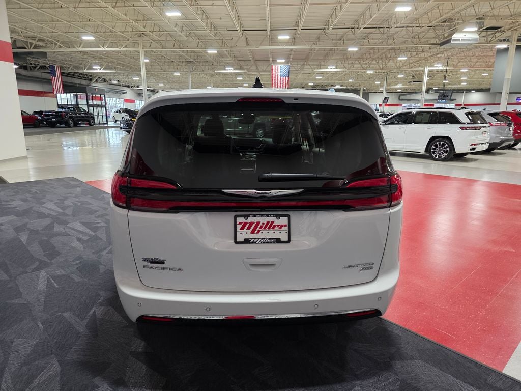 2024 Chrysler Pacifica Limited Carbravo CPO