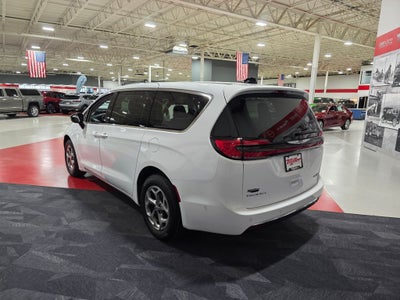 2024 Chrysler Pacifica Limited Carbravo CPO