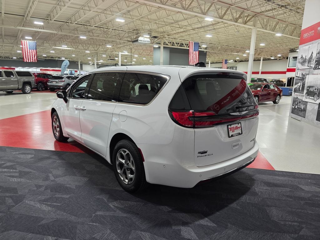 2024 Chrysler Pacifica Limited Carbravo CPO