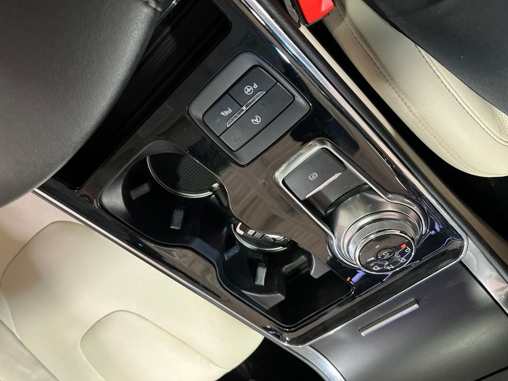 2019 Ford Edge Titanium Carbravo Certified
