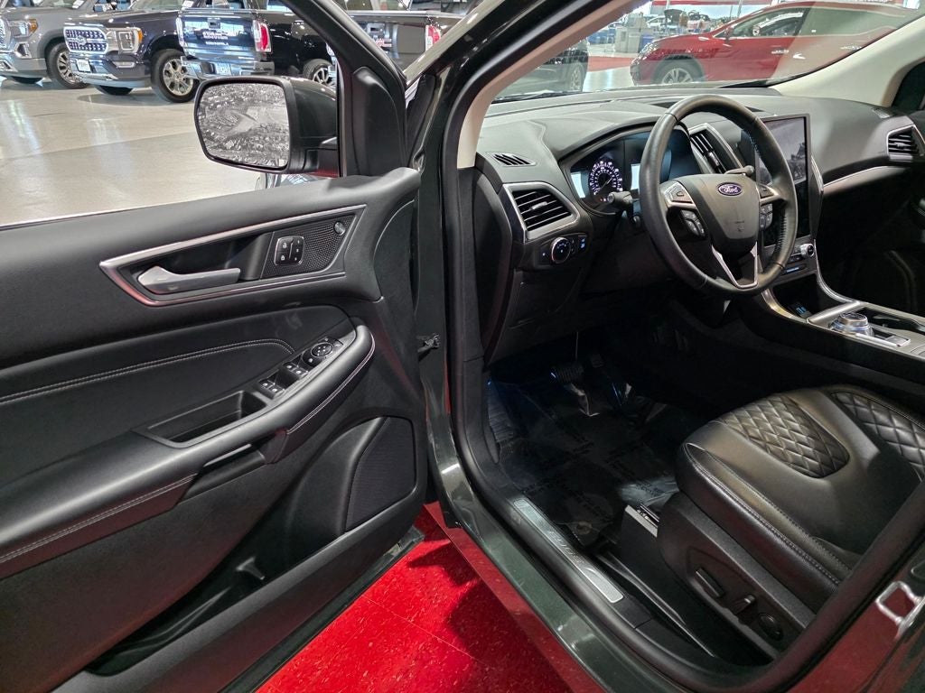 2023 Ford Edge Titanium