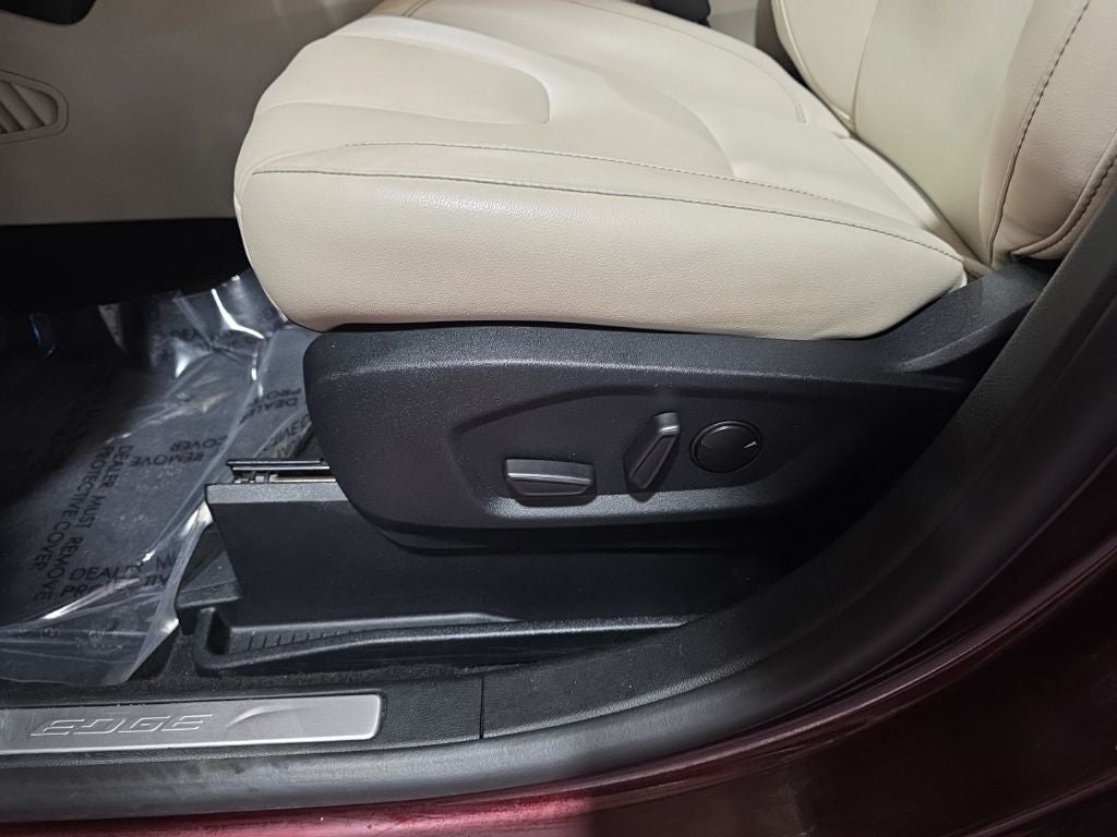 2022 Ford Edge Titanium Carbravo Certified