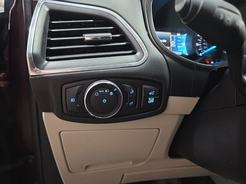 2022 Ford Edge Titanium Carbravo Certified