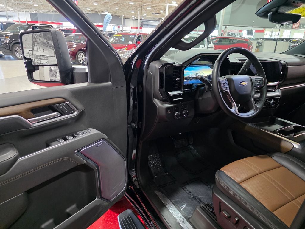 2025 Chevrolet Silverado 3500HD High Country