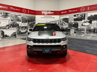 2025 Jeep Compass Trailhawk Carbravo Certified