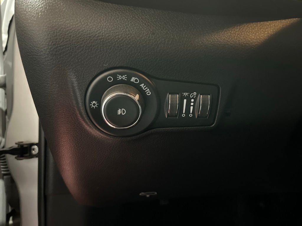 2025 Jeep Compass Trailhawk Carbravo Certified
