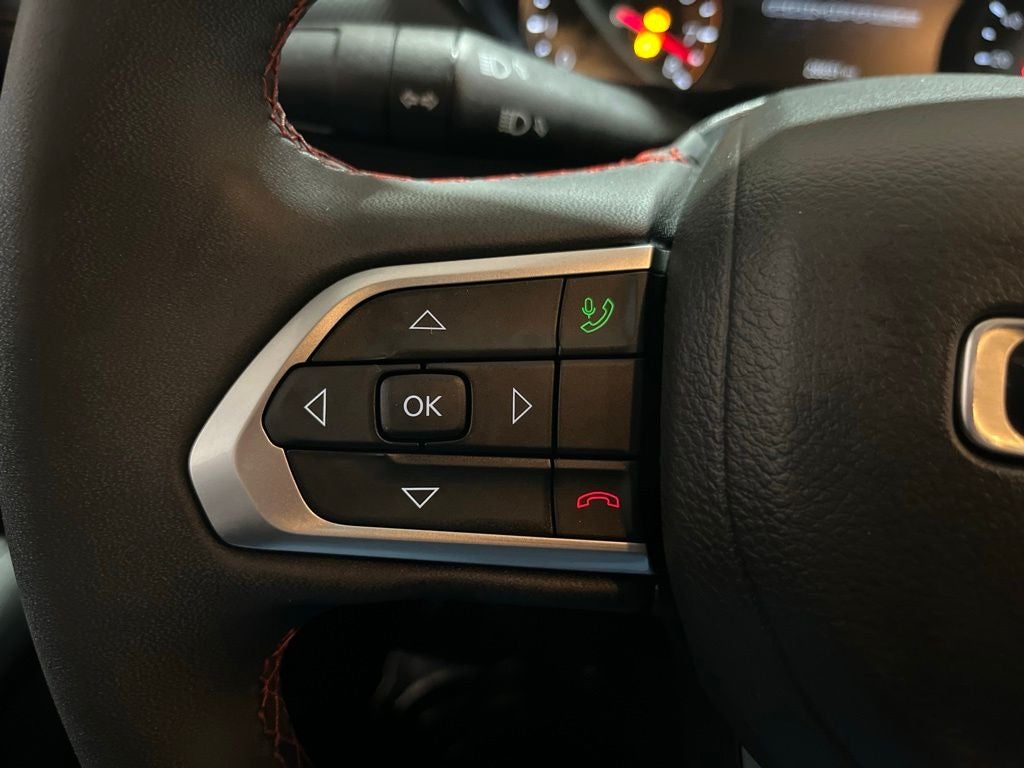 2025 Jeep Compass Trailhawk Carbravo Certified
