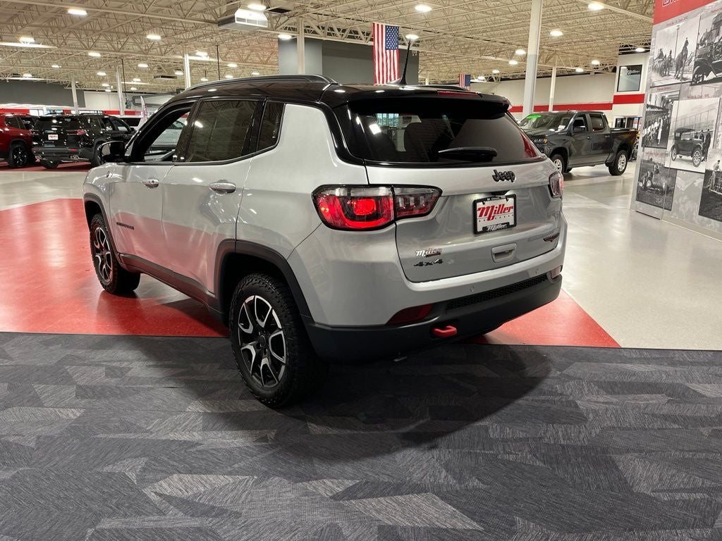 2025 Jeep Compass Trailhawk Carbravo Certified