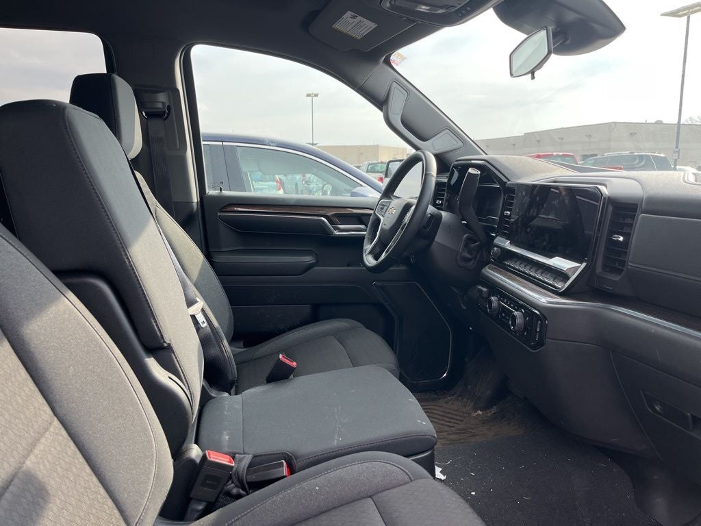 2024 Chevrolet Silverado 1500 LT LT1