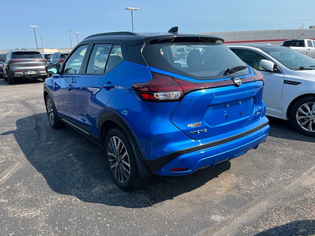 2023 Nissan Kicks SR