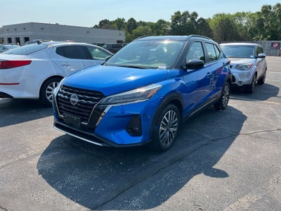 2023 Nissan Kicks SR