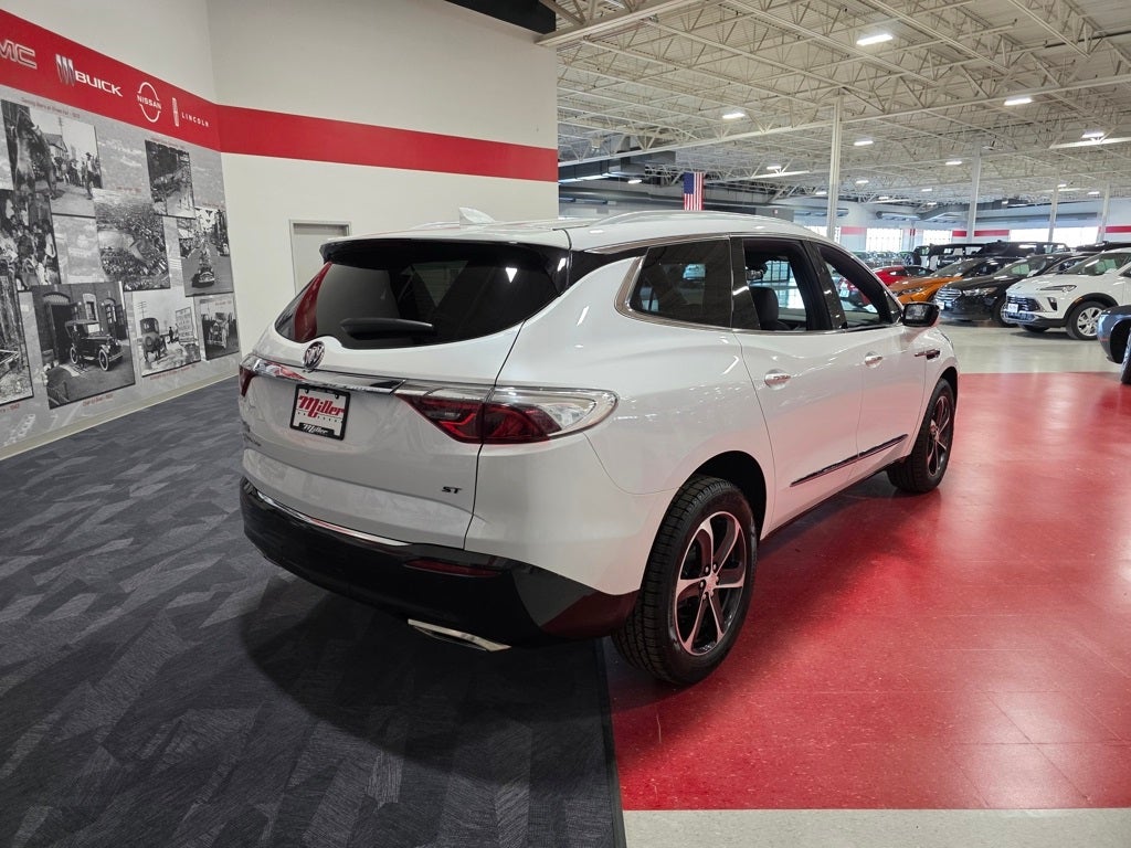 2022 Buick Enclave Essence