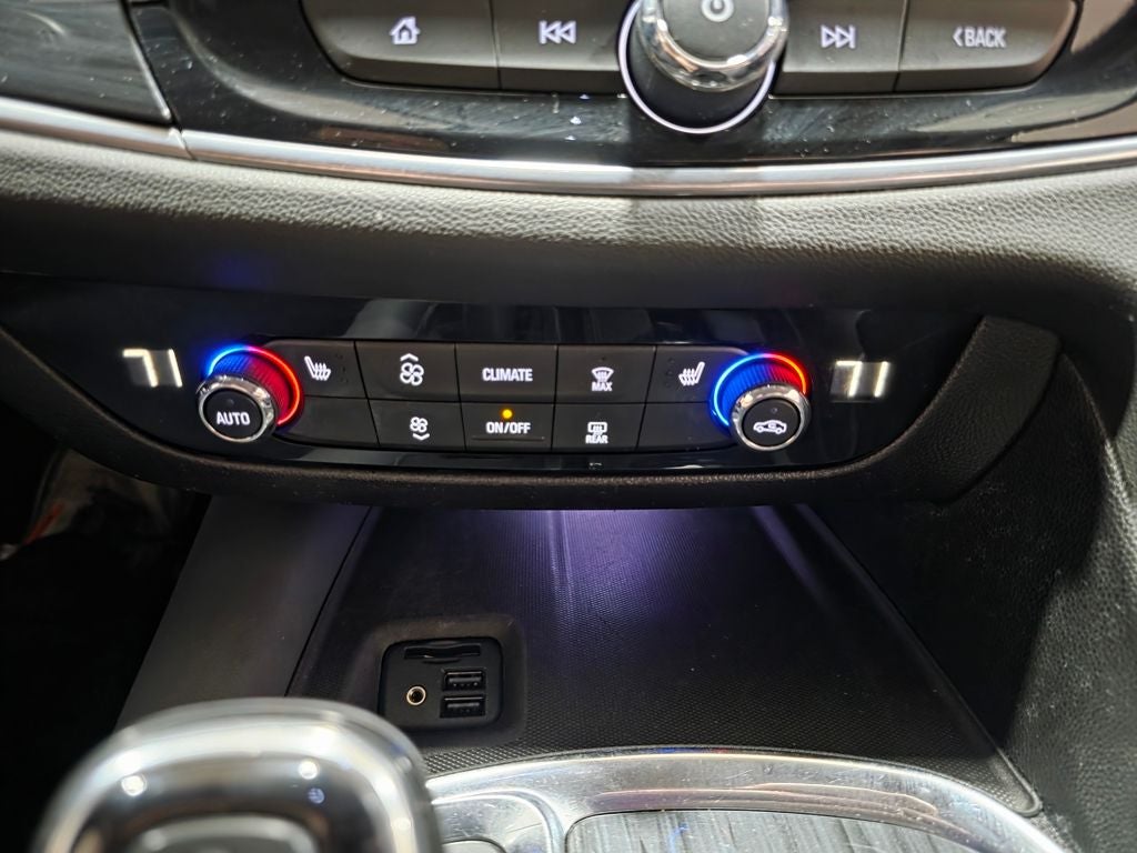 2021 Buick Enclave Essence