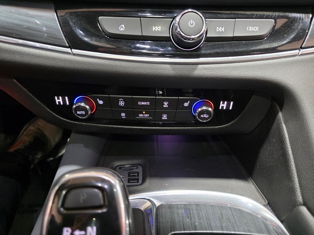 2020 Buick Enclave Essence